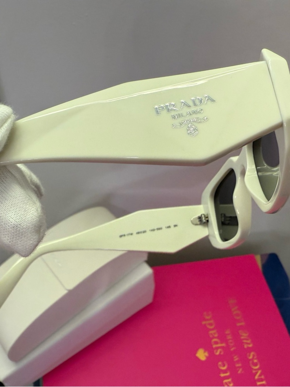 Prada acetate Symbole sunglasses SPR17W white - Picture 13 of 16
